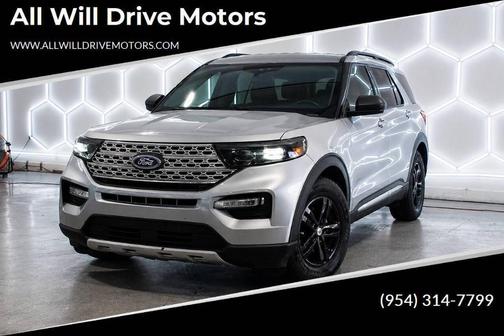 Gray 2022 Ford Explorer XLT