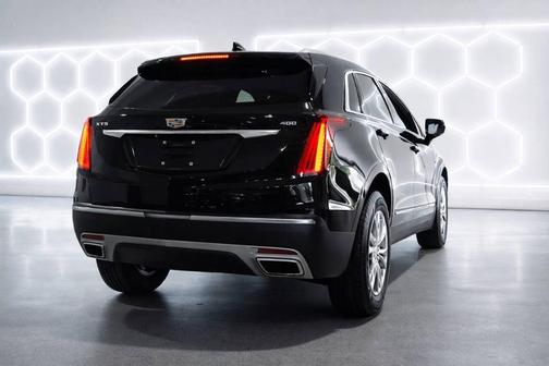 Stellar Black Metallic 2020 Cadillac XT5 Premium Luxury
