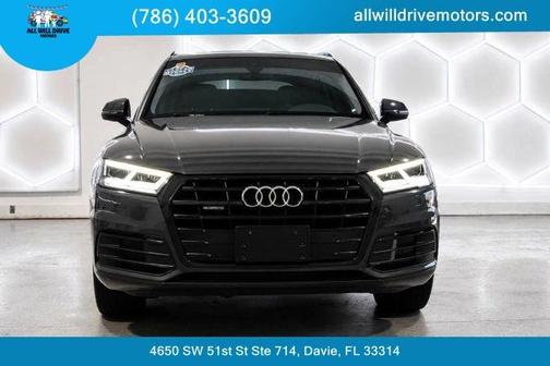 Manhattan Gray Metallic 2020 Audi Q5 40 Premium Plus