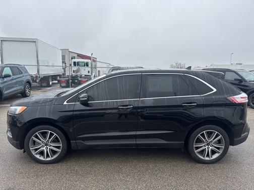 AGATE BLACK METALLIC 2024 Ford Edge TITANIUM