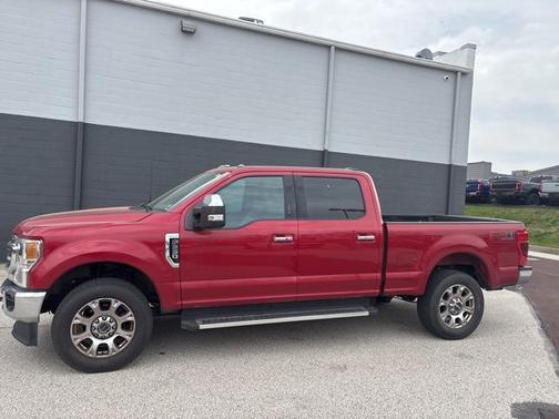 RAPID RED 2022 Ford F-250 LARIAT