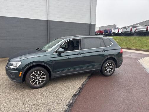 Dark Moss Green Metallic 2019 Volkswagen Tiguan 2.0T SE