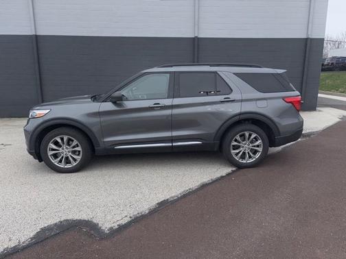 CARBONIZED GRAY METALLIC 2023 Ford Explorer XLT