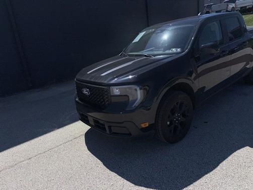 SHADOW BLACK 2025 Ford Maverick LARIAT