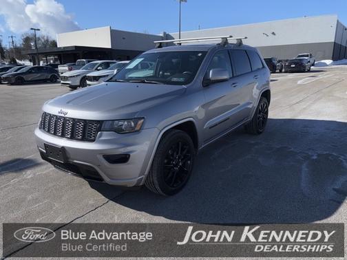 2017 Jeep Grand Cherokee LAREDO