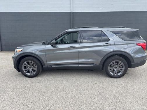 CARBONIZED GRAY METALLIC 2023 Ford Explorer XLT