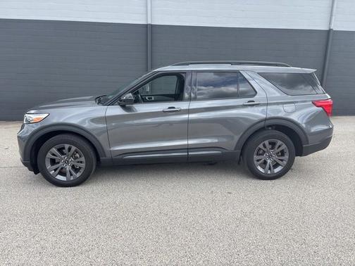 CARBONIZED GRAY METALLIC 2023 Ford Explorer XLT