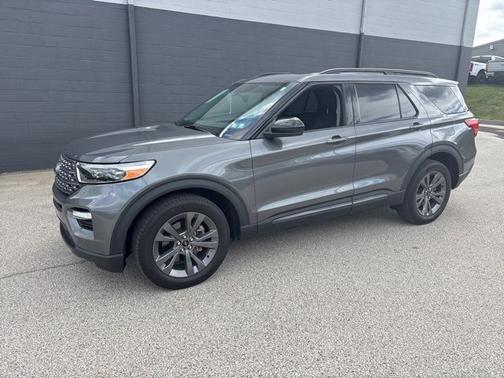 CARBONIZED GRAY METALLIC 2023 Ford Explorer XLT
