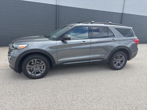 CARBONIZED GRAY METALLIC 2023 Ford Explorer XLT