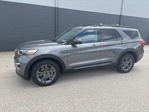 CARBONIZED GRAY METALLIC 2023 Ford Explorer XLT