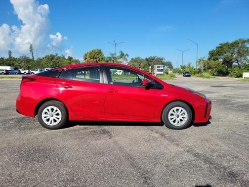2019 Toyota Prius LE