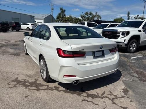 2023 BMW 330 i xDrive