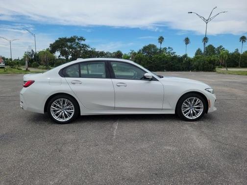 2023 BMW 330 i xDrive