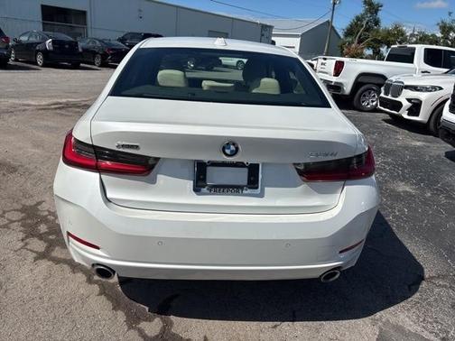 2023 BMW 330 i xDrive