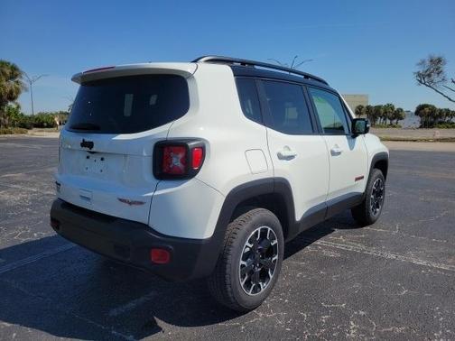 2023 Jeep Renegade Trailhawk