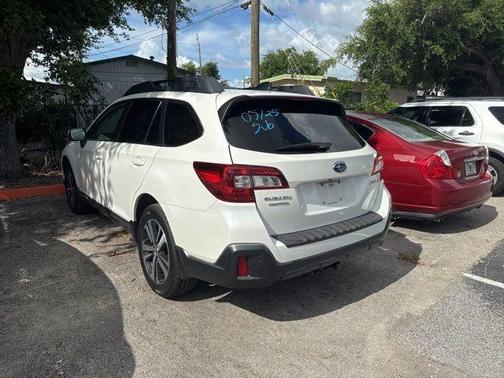 Crystal White Pearl 2019 Subaru Outback 2.5i Limited
