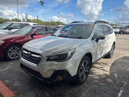 Crystal White Pearl 2019 Subaru Outback 2.5i Limited