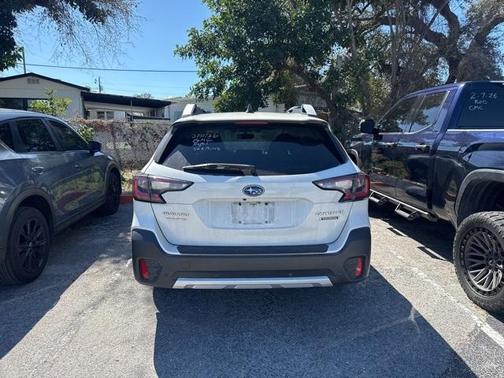 2022 Subaru Outback Touring