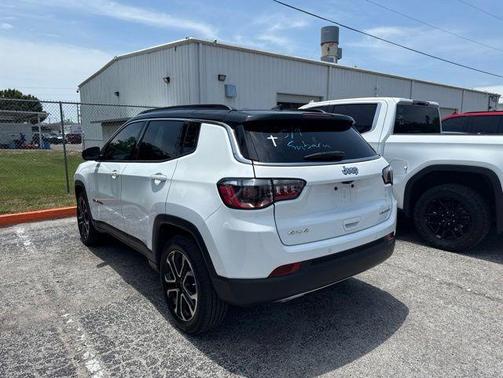 Bright White Clearcoat 2023 Jeep Compass Limited