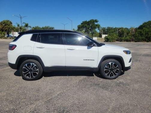 Bright White Clearcoat 2023 Jeep Compass Limited