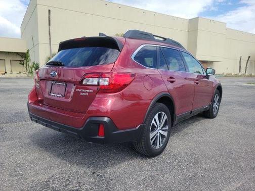 Crimson Red Pearl 2018 Subaru Outback 3.6R Limited