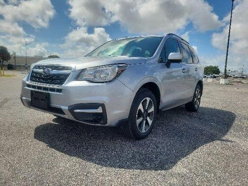 Ice Silver Metallic 2018 Subaru Forester 2.5i Premium