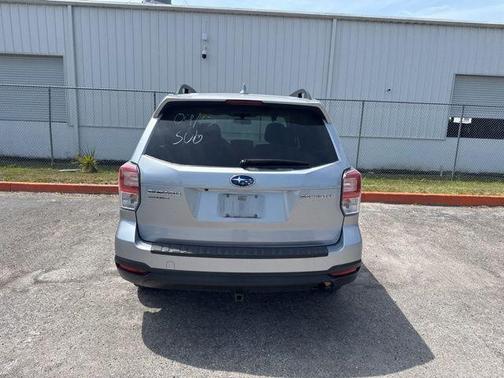 Ice Silver Metallic 2018 Subaru Forester 2.5i Premium