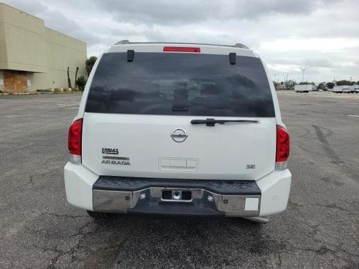 2004 Nissan Armada SE