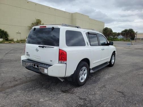 2004 Nissan Armada SE