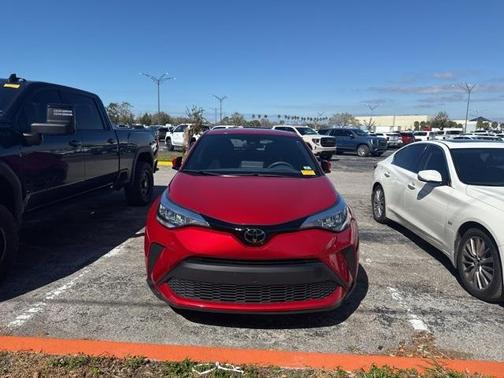 2022 Toyota C-HR XLE
