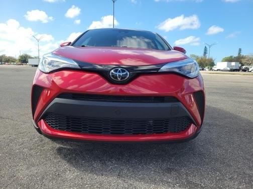 2022 Toyota C-HR XLE