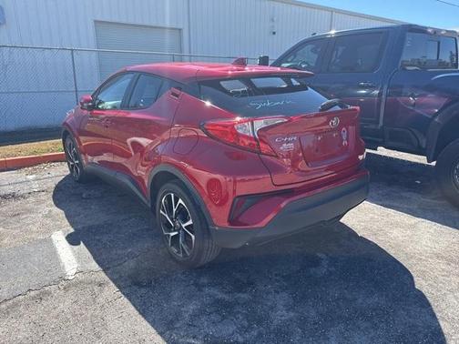 2022 Toyota C-HR XLE