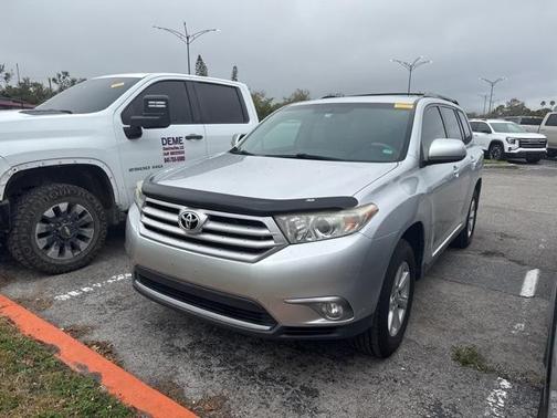 2012 Toyota Highlander SE