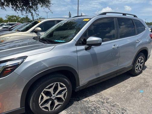 Ice Silver Metallic 2020 Subaru Forester Premium