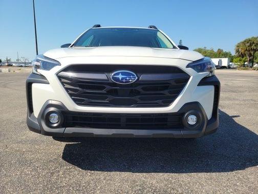 Crystal White Pearl 2025 Subaru Outback Premium