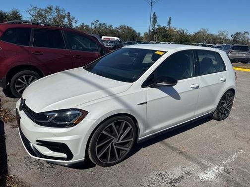 2018 Volkswagen Golf R 2.0T w/DCC & Navigation