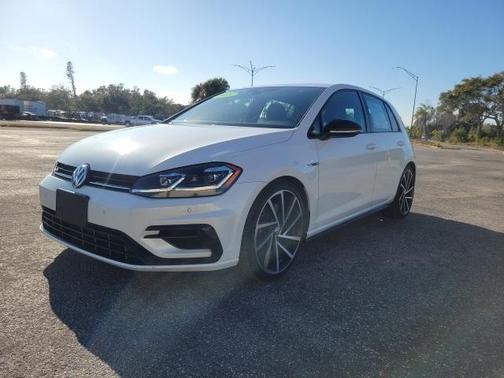 2018 Volkswagen Golf R 2.0T w/DCC & Navigation