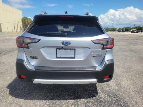 Ice Silver Metallic 2024 Subaru Outback Touring XT