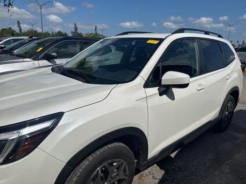 Crystal White Pearl 2021 Subaru Forester Premium