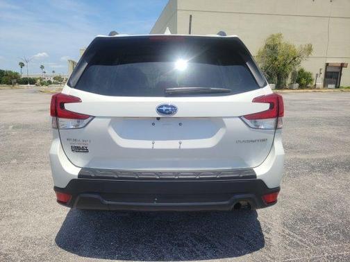 Crystal White Pearl 2021 Subaru Forester Premium
