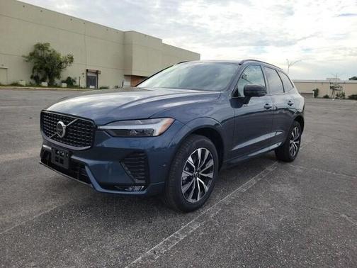 2024 Volvo XC60 B5 Plus Dark Theme