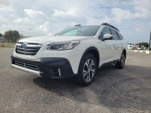 Crystal White Pearl 2020 Subaru Outback Limited