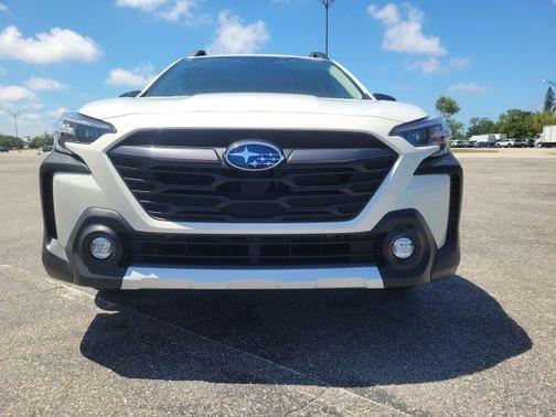 Crystal White Pearl 2023 Subaru Outback Limited