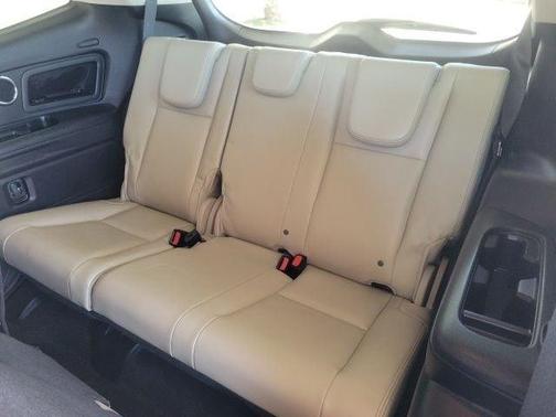 Crystal White Pearl 2023 Subaru Ascent Limited 8-Passenger