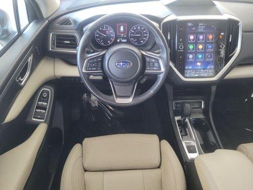 Crystal White Pearl 2023 Subaru Ascent Limited 8-Passenger