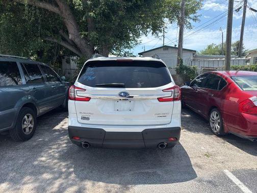 Crystal White Pearl 2023 Subaru Ascent Limited 8-Passenger