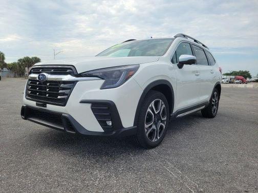 Crystal White Pearl 2023 Subaru Ascent Limited 8-Passenger