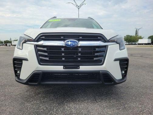 Crystal White Pearl 2023 Subaru Ascent Limited 8-Passenger