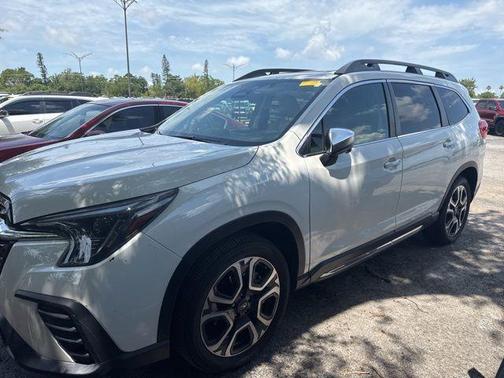Crystal White Pearl 2023 Subaru Ascent Limited 8-Passenger