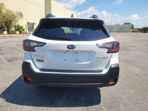 Crystal White Pearl 2023 Subaru Outback Premium